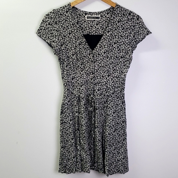 Abercrombie & Fitch Dresses & Skirts - Abercrombie & Fitch Ditsy Floral Mini Dress Size Small